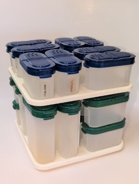 Tupperware®️ Spice Carousel With 19 Containers